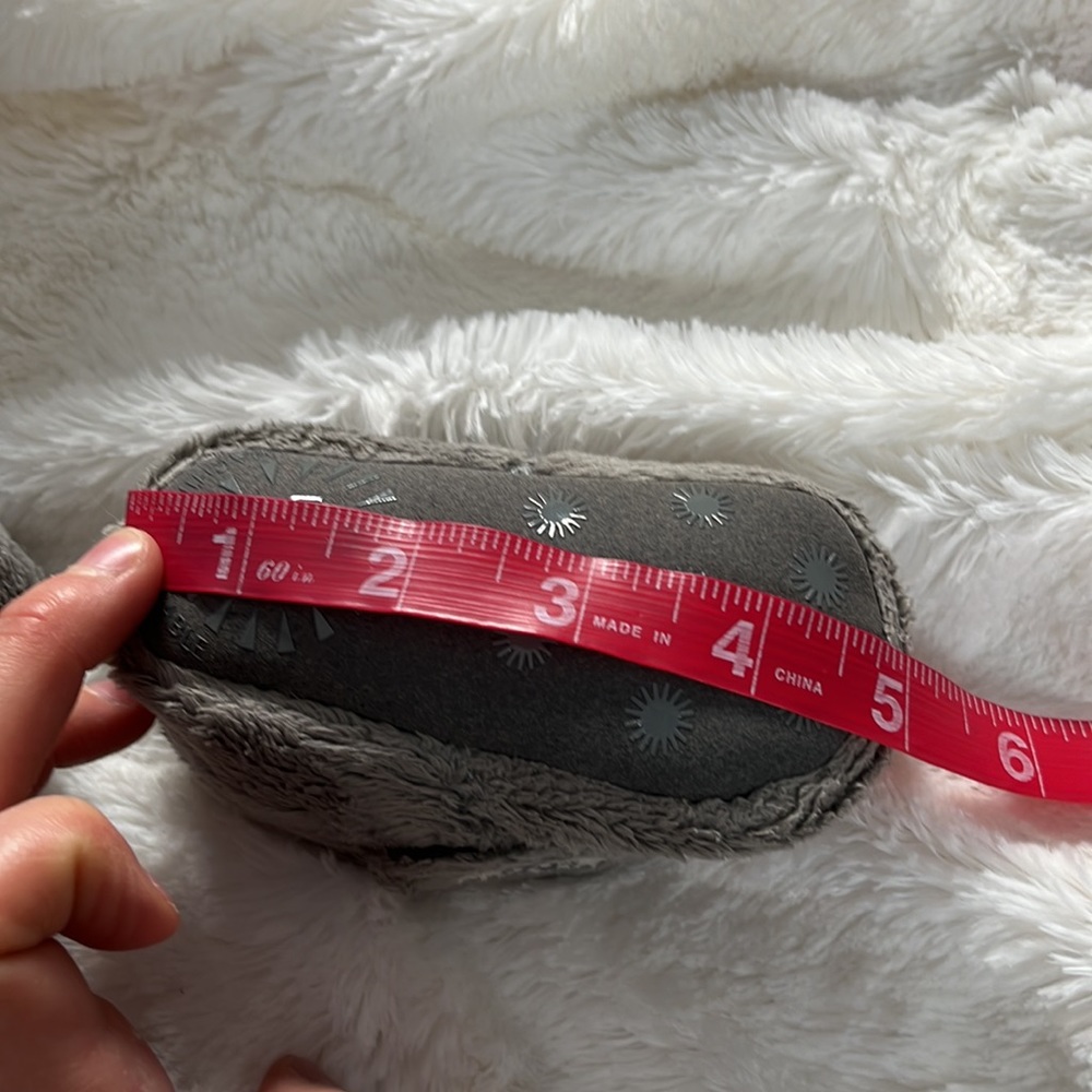 UGG Bixbee Baby Booties - Picture 6 of 6